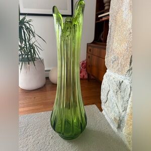 Vintage LE Smith 19.5" Green Seung Ribbed Glass Vase MCM Mid Century Modern